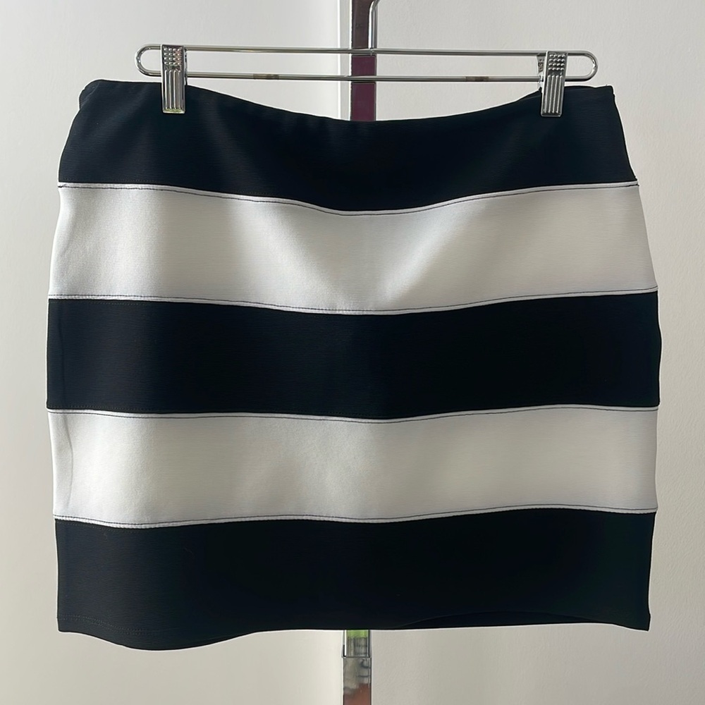 Xhilaration black & white stripe mini skirt